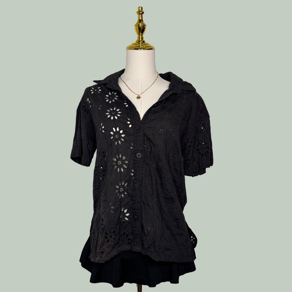 american eagle black embroidered floral blouse cottage grunge whimsygoth Y2K
